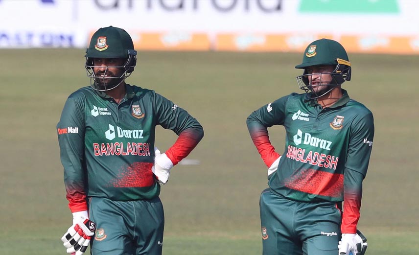 Shakib praises bowlers for keeping their spirits up after batting collapse 17-June